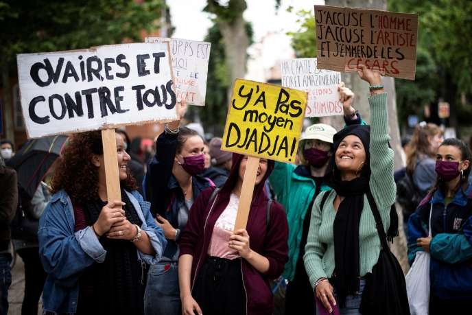 Lors d’une mobilisation du groupe féministe « Toutes en grève », à Toulouse, le 8 juin.